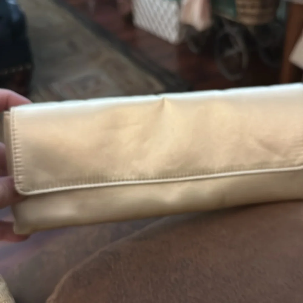Spiegel vintage Satin clutch with rhinestone pin NWOT - Picture 4 of 6